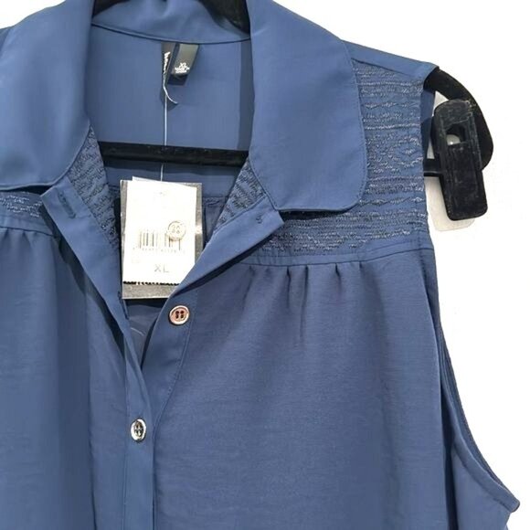 Sleeveless Blue Button-Down Blouse With Layered Hem XL - Picture 4 of 8